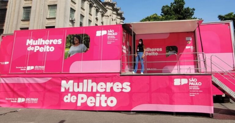 Carreta Mulheres de Peito para Mamografia